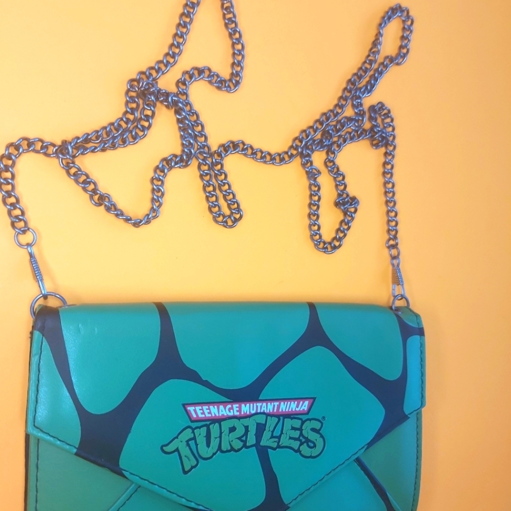 Teenage Mutant Turtles Snapshut Envelope Wallet With Chain Strap